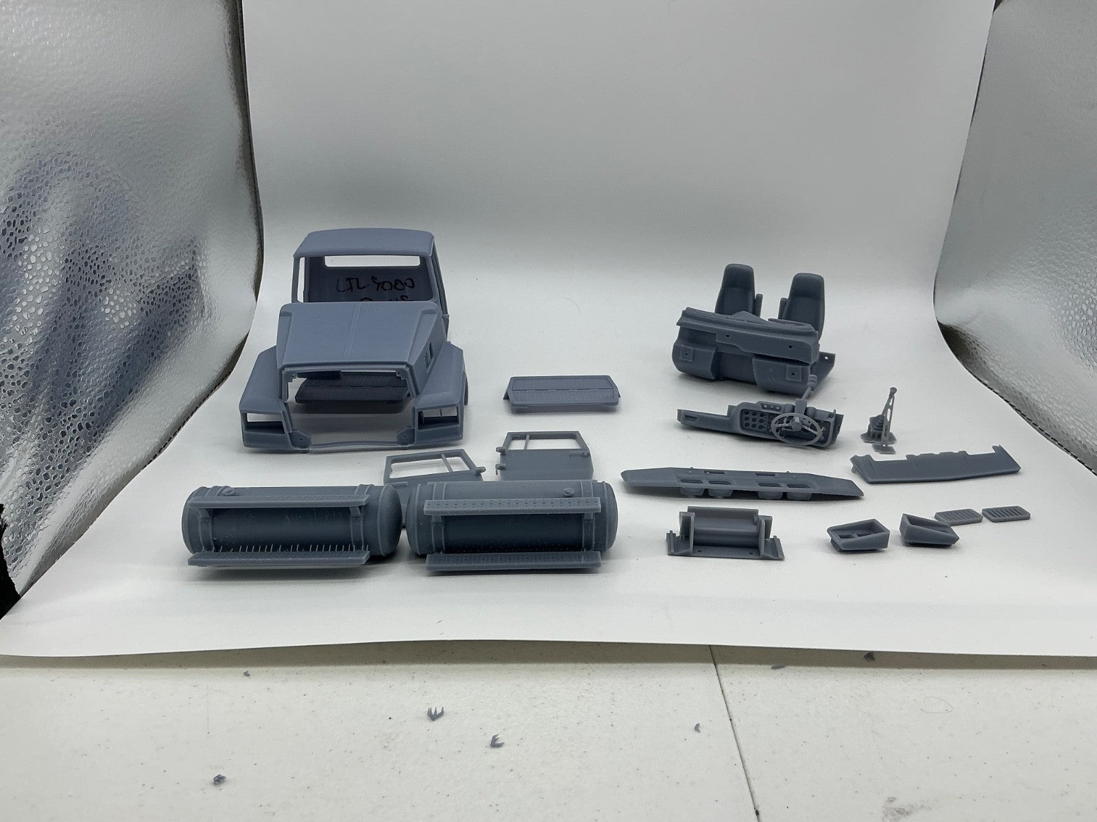 1/25th 3d printed Ford LTL9000  day cab kit by Alpha Centauri