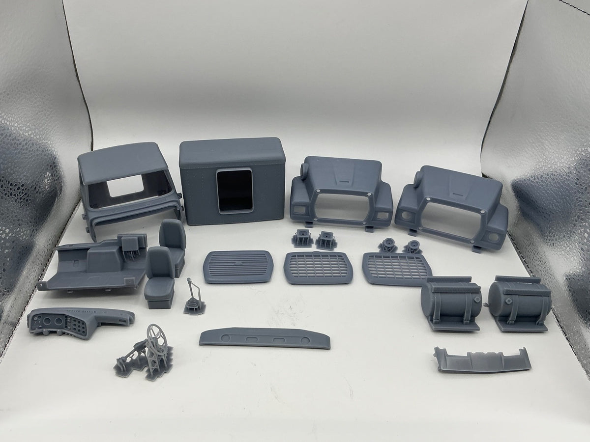 1/25 printed  FORD L / LN 8000 / 9000 105.3 BBC  w/36” sleeper by Alfa Centauri