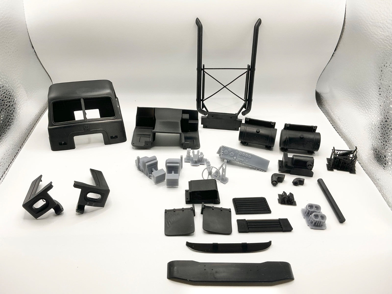 1/25th 3d INTERNATIONAL EMERYVILLE 54 INCH day CAB kit by Alfa Centauri