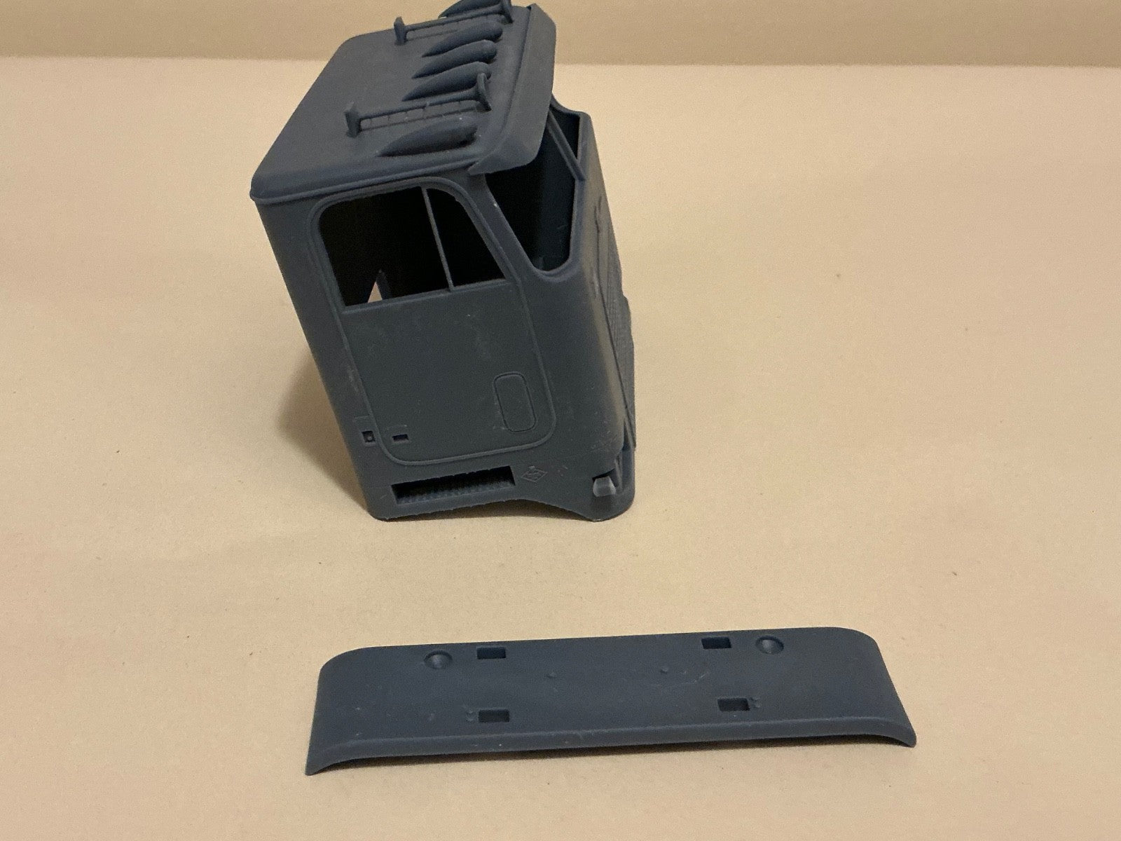 1/43 resin 3d printed DIAMOND REO ROYALE DAYCAB by alfa centauri