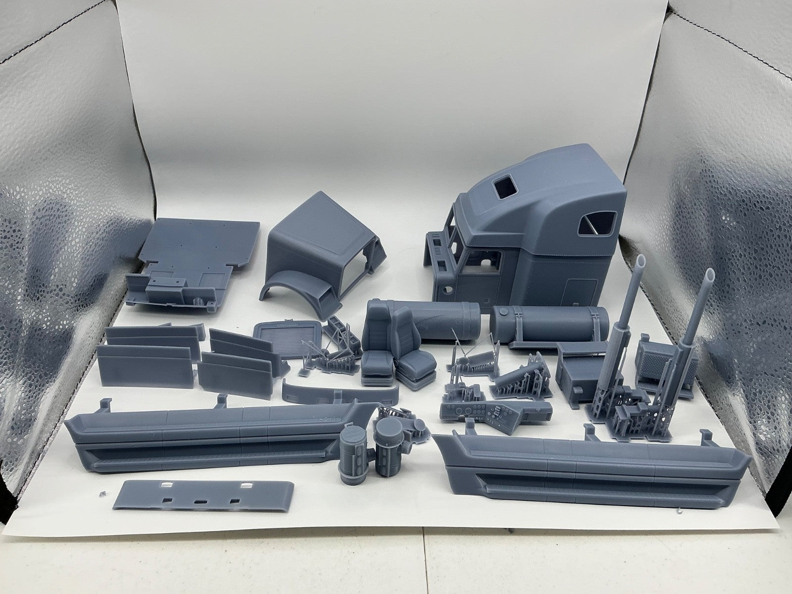 1/25th 3d printed Freightliner FLD 120 classic kit by Alpha Centauri
