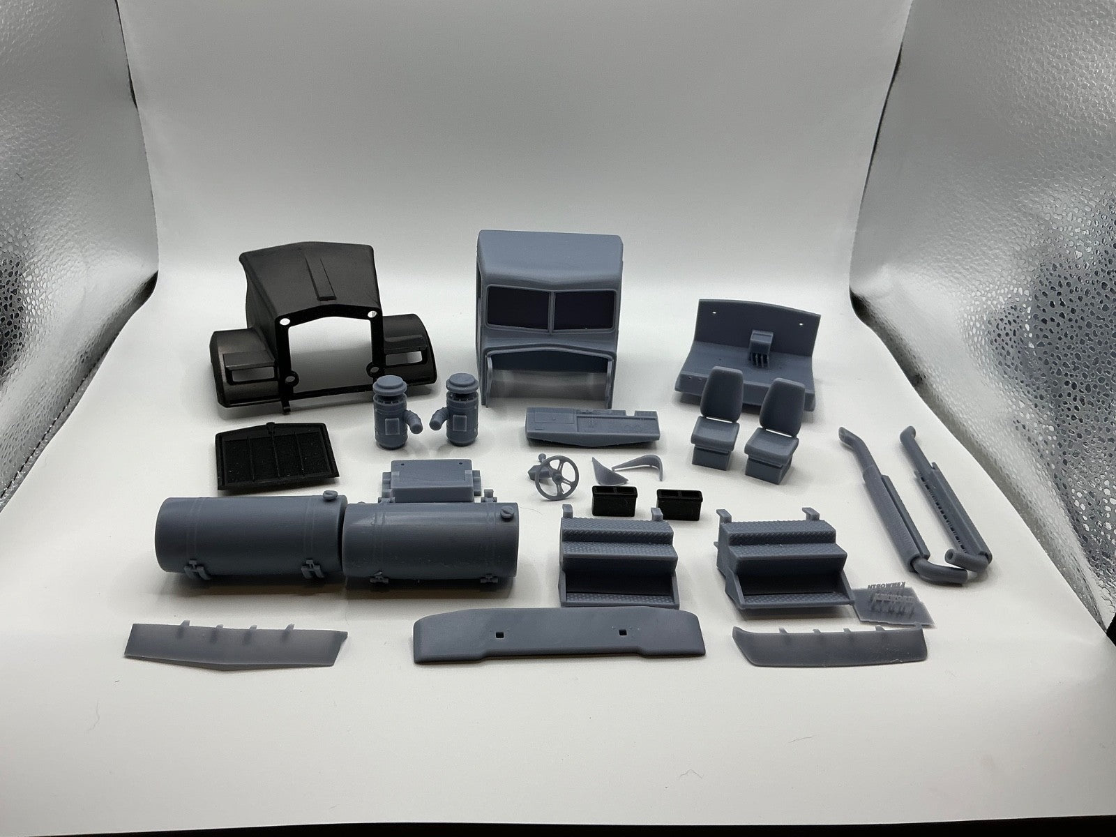 1/25 resin 3d printed 86-92 W900B day cab by Alfa Centauri Trucks