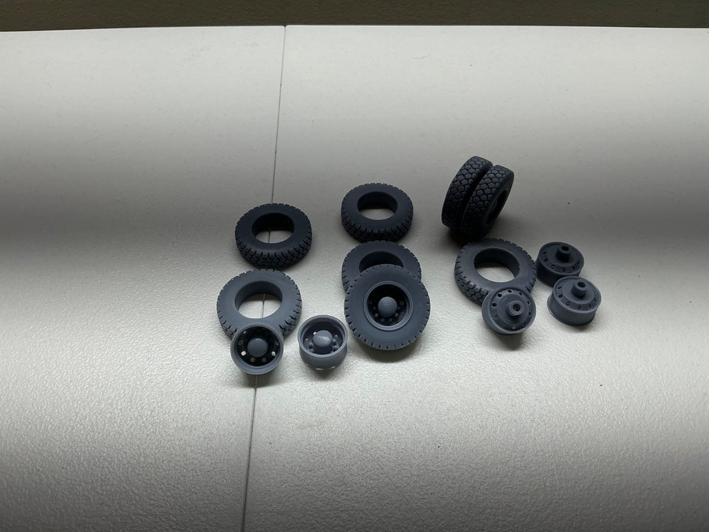 HEAVY DRIVE TIRE AND WHEELS. 1/24 SCALE OFF ROAD BIG RIG by WC3D