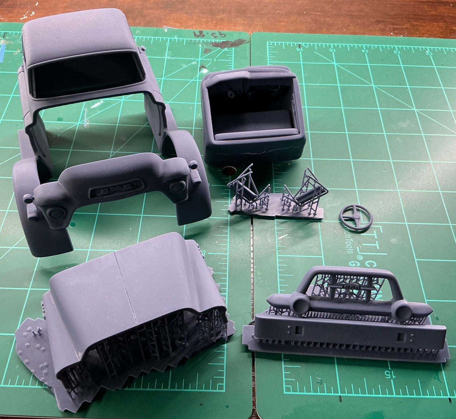 GMC 550 Cab - 3d resin printed model in 1/25 Scale