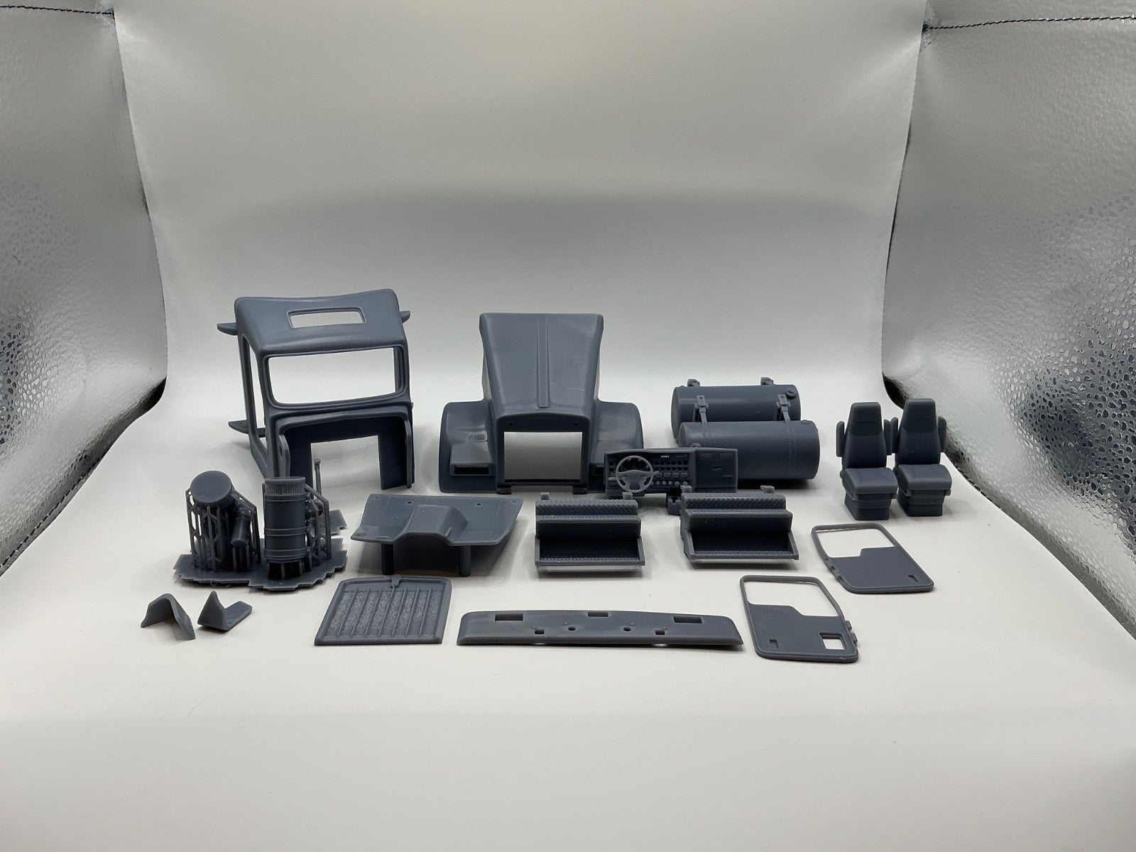 1/25th 3d printed KW W900L ext cab w/72” OR 86” studio sleeper by Alpha Centauri