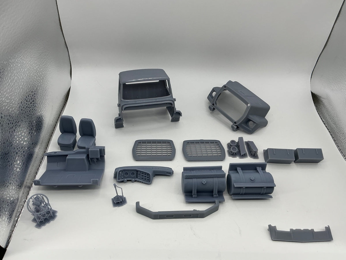 1/25 resin 3d printed FORD LS / LTS 8000 / 9000 day cab US by Alfa Centauri