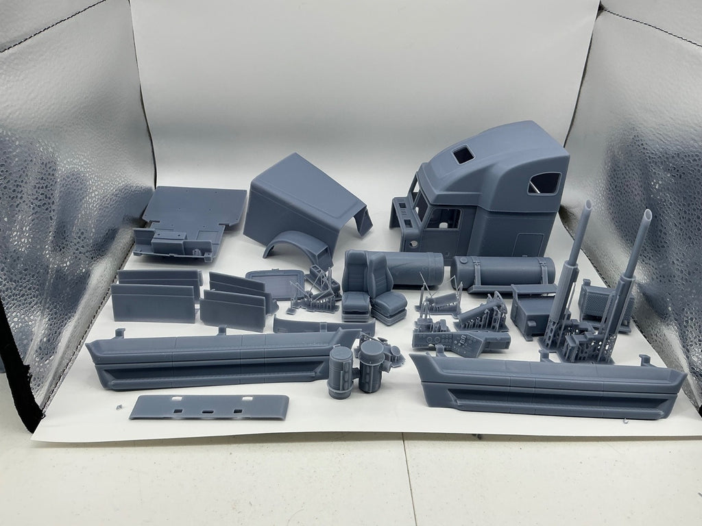 1/25th 3d printed Freightliner FLD 120 classic long hood kit by Alpha Centauri