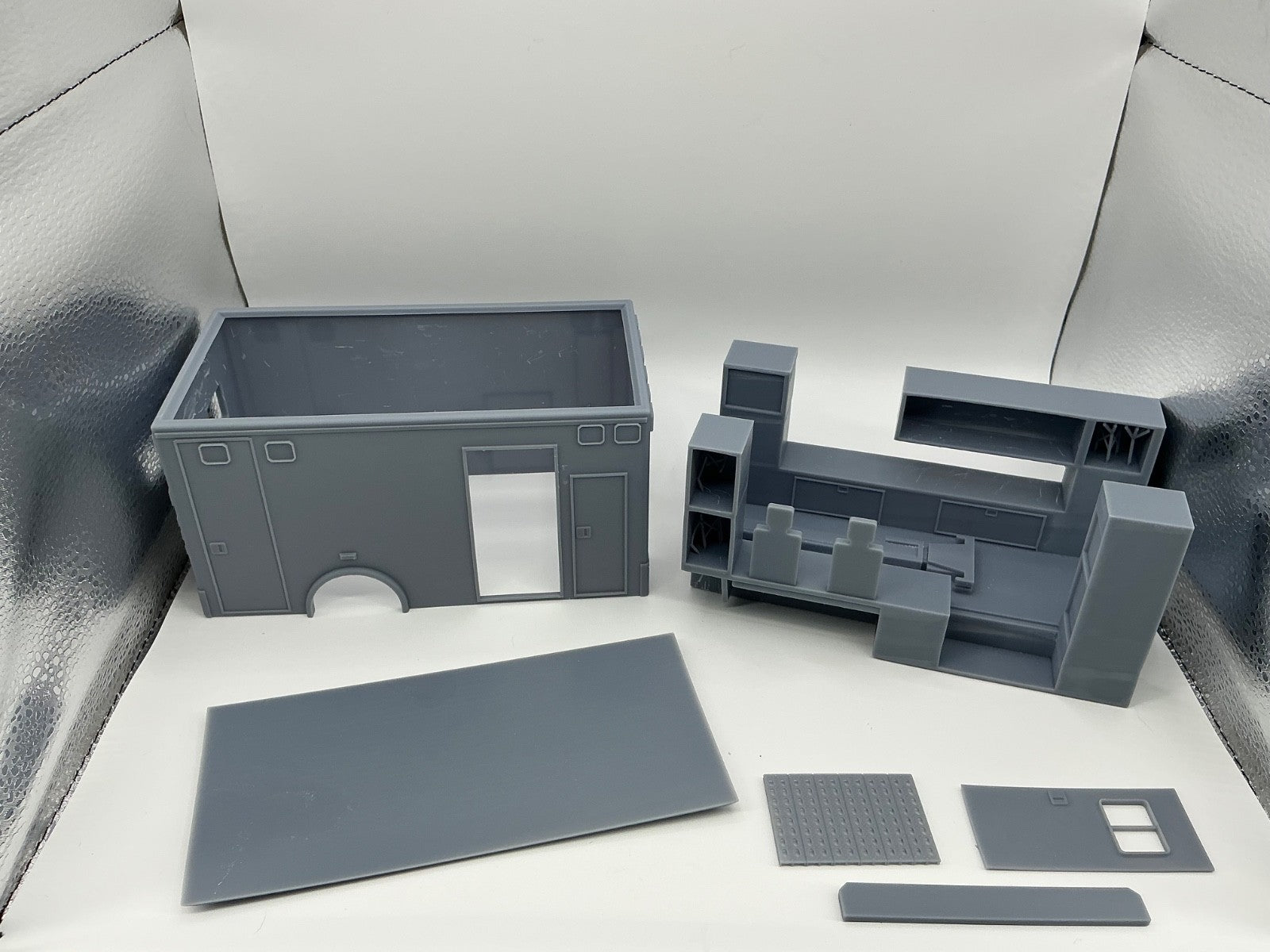 1/25th scale 3d printed MSV-II 170 Ambulance body w/interior by Nahuel customs