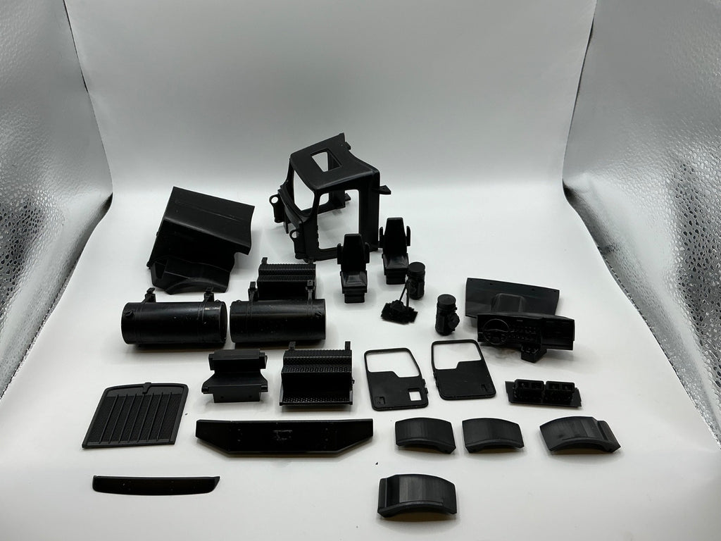 1/25th 3d printed KW T800H ext cab w/72”  or 86” studio by Alpha Centauri