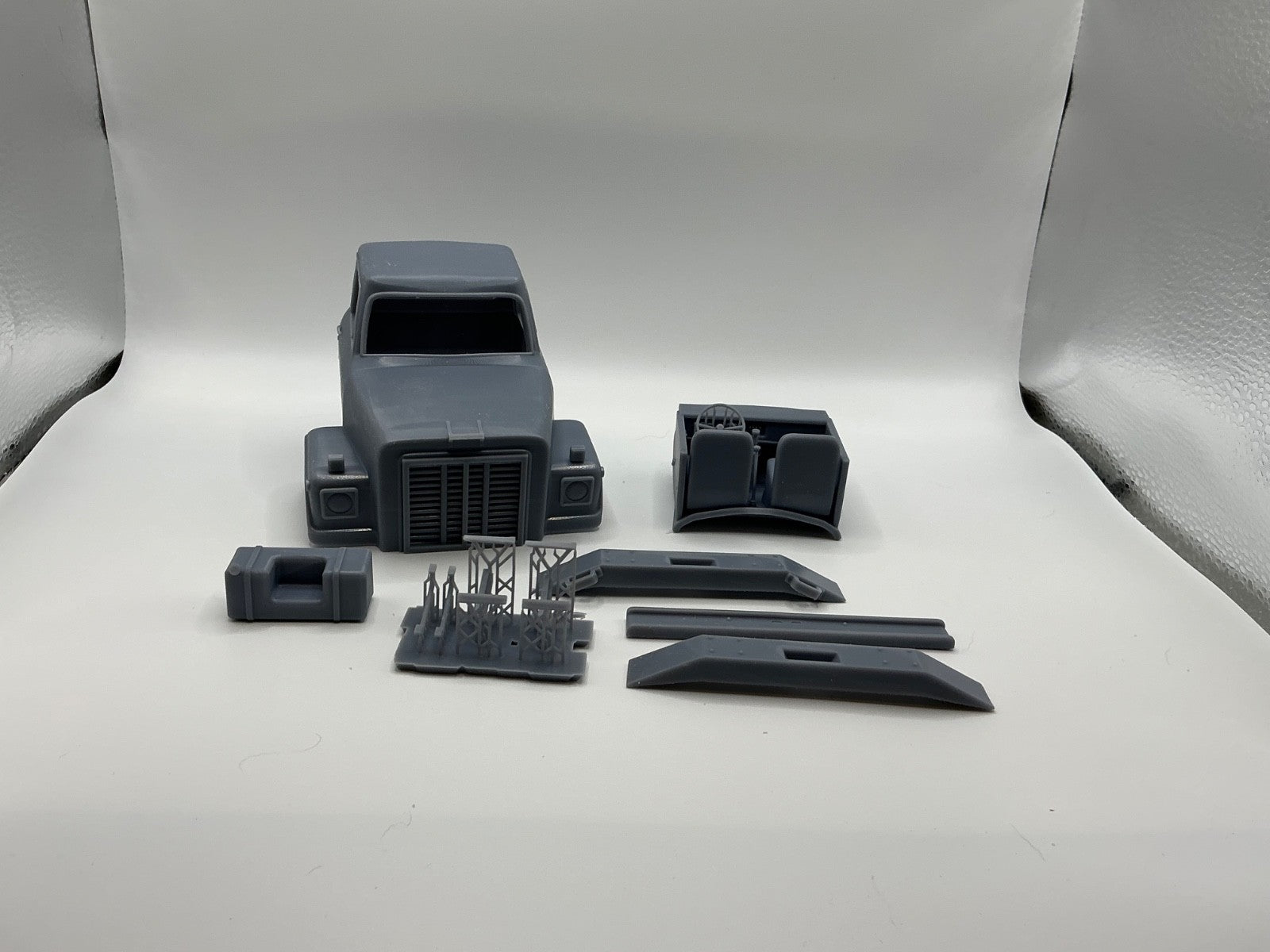 1/25th scale 3d printed resin International Fleetstar 2070A by  Nahuel customs