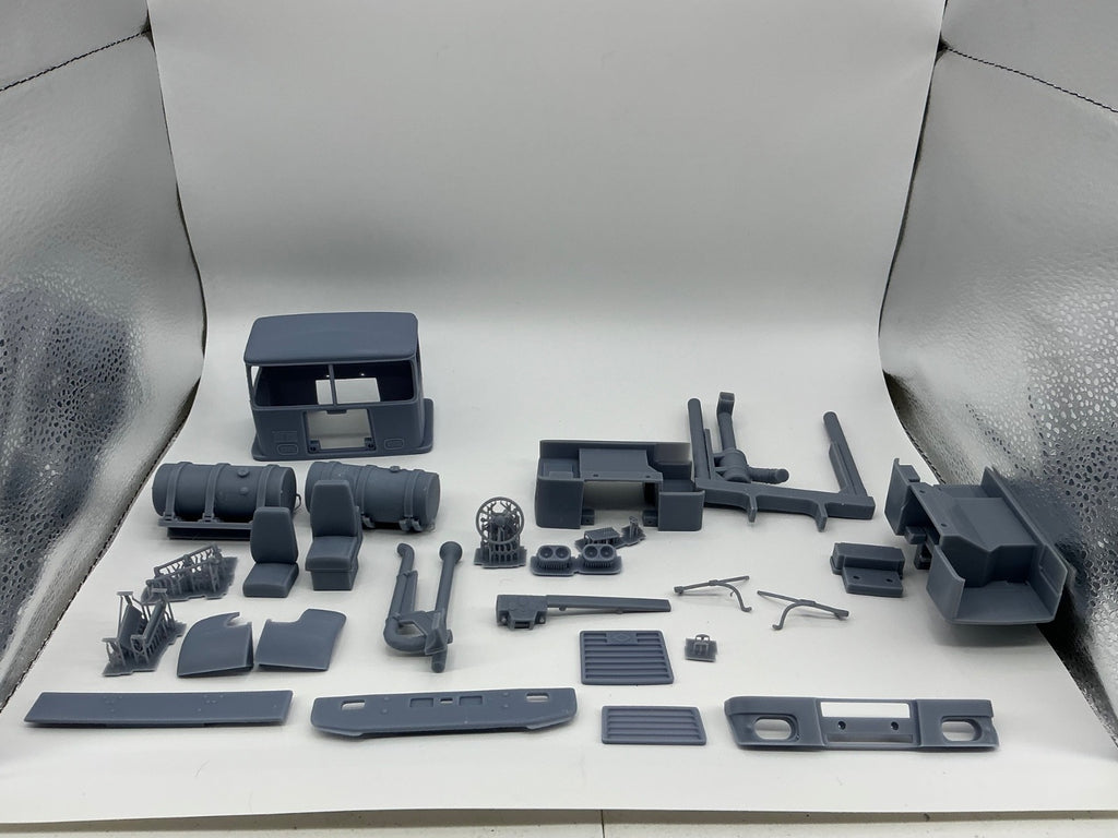 1/25 resin Diamond T 931C day cab by alfa centauri