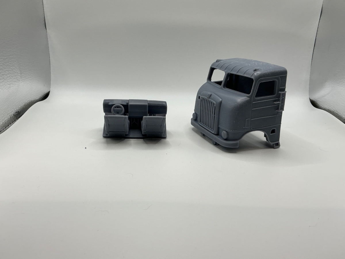1/25th scale 3d printed 1950's Freightliner cabover by Gauderio