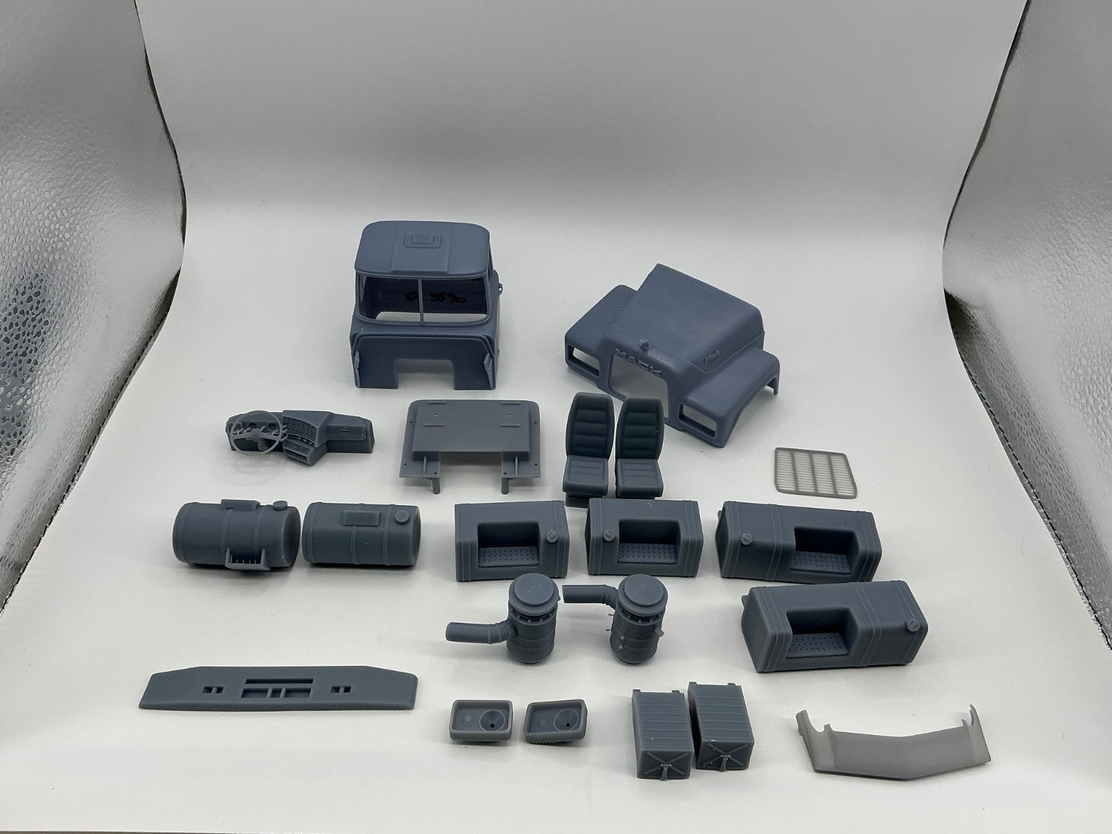 1/25 3d printed Mack R600 w/interior by Alfa Centauri