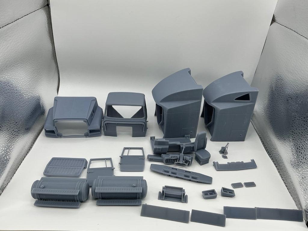 1/25th 3d printed Ford LTL9000 with bullit sleeper kit by Alpha Centauri