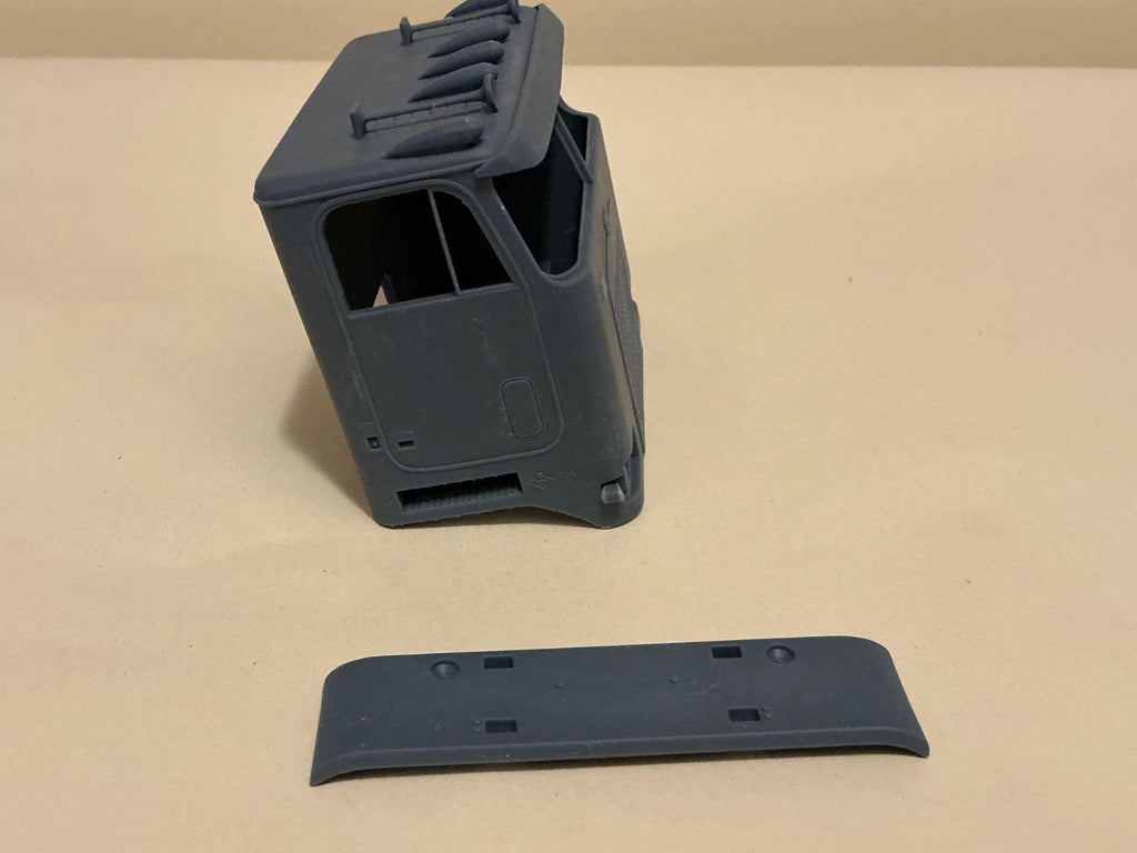 1/25 resin 3d printed DIAMOND REO ROYALE DAYCAB by alfa centauri