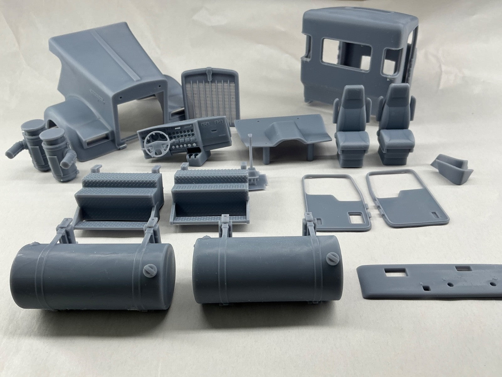 1/25th 3d printed KW W900L 3 window flat top day cab kit by Alpha Centauri