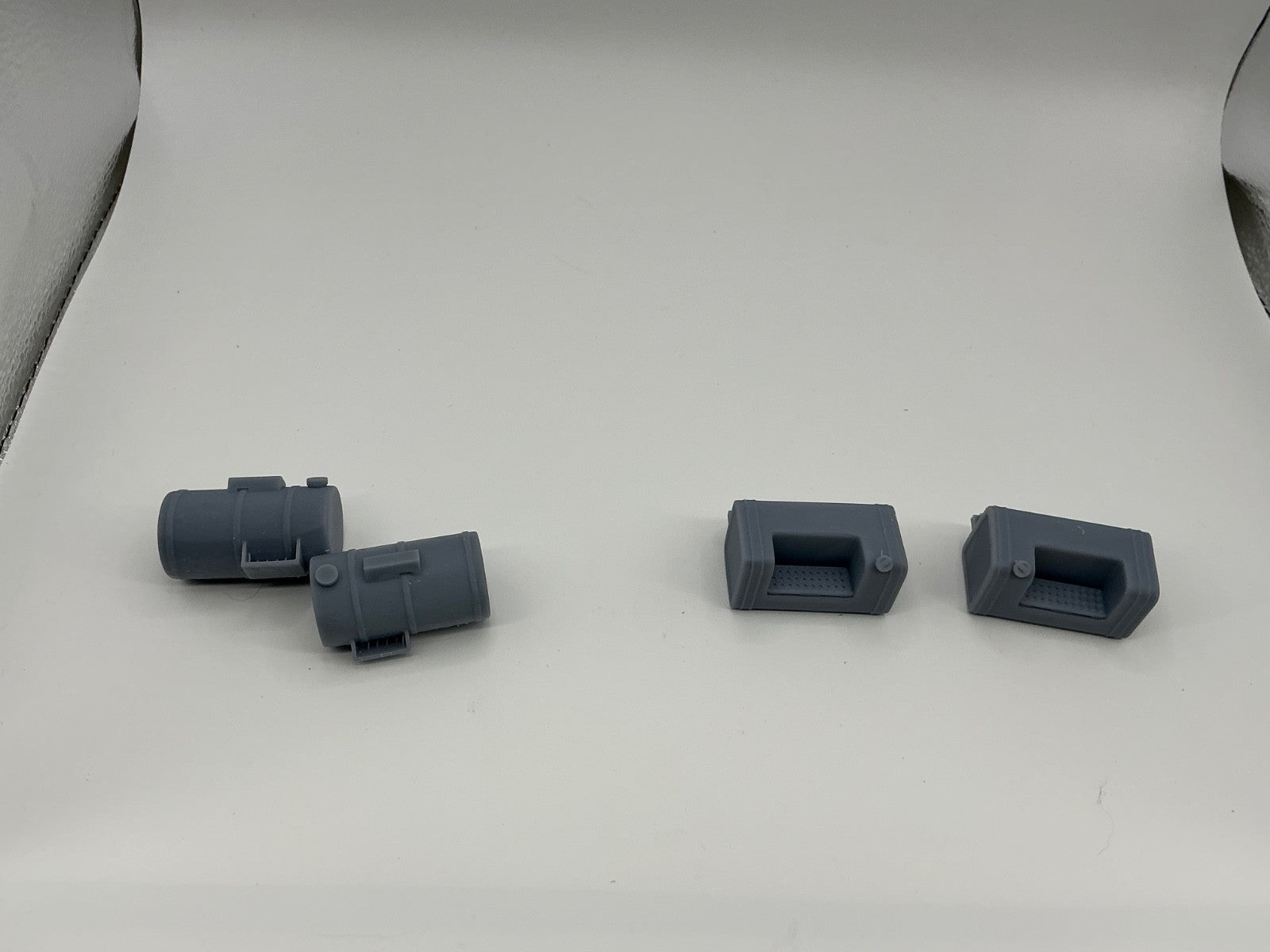 1/25 scale 3d printed Mack small square/round tanks by Alfa Centauri