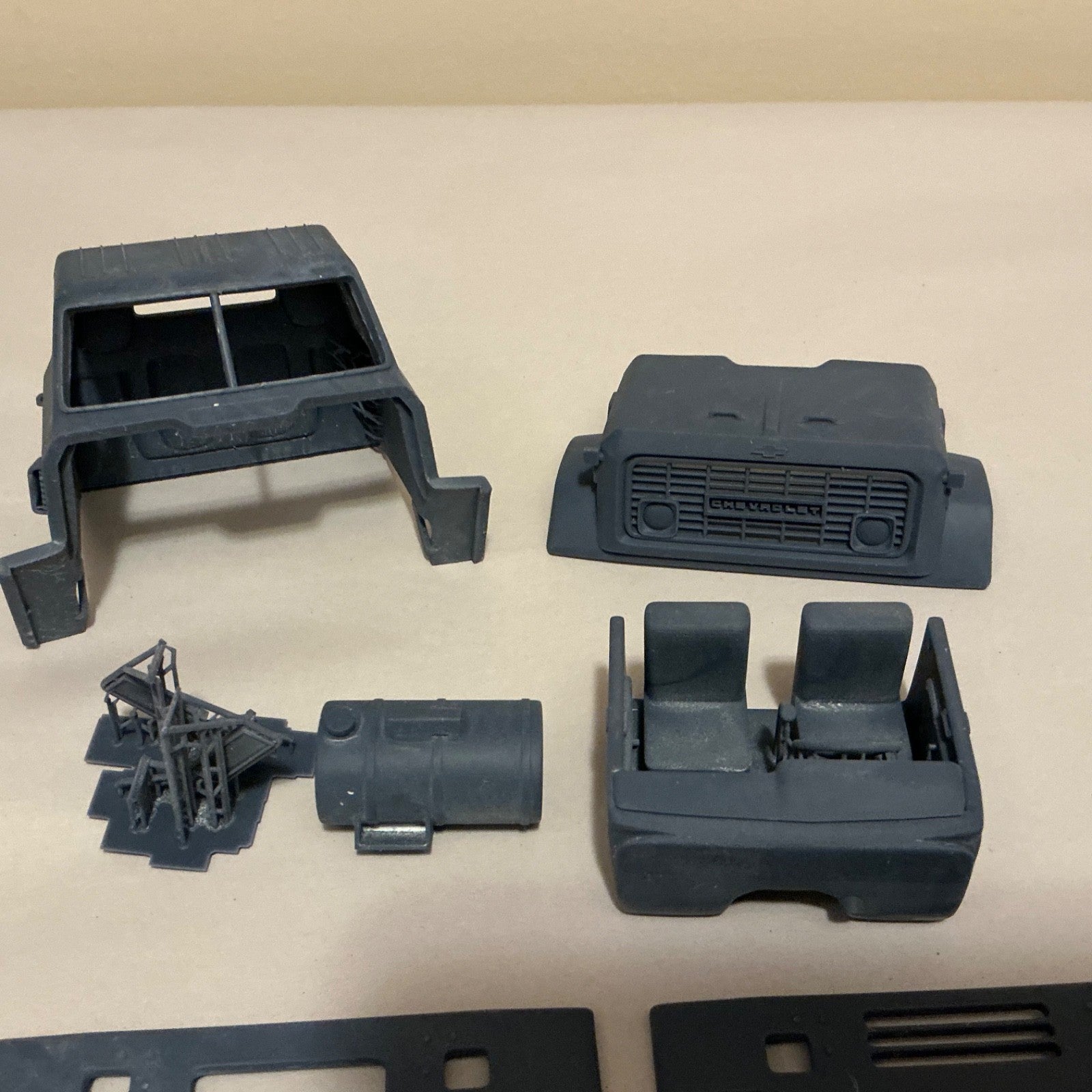 1/25th scale 3d printed resin CHEV C90 CAB READ DISCRIPTION