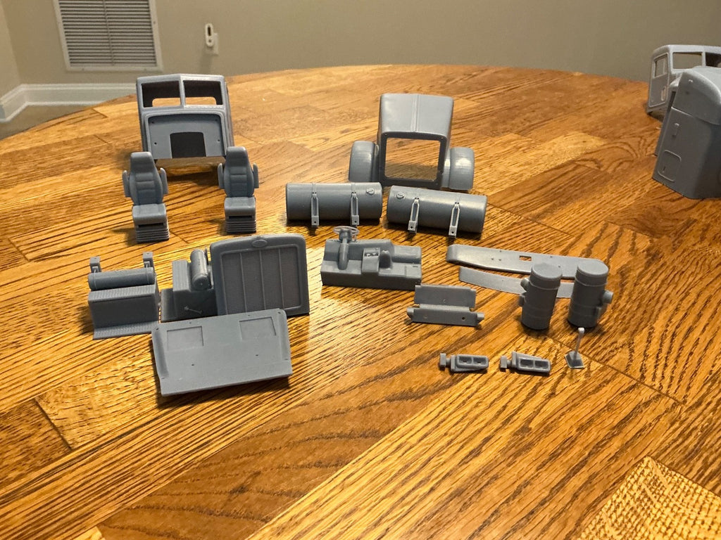 1/24th 3d printed Peterbilt 379 day cab by Alpha Centauri
