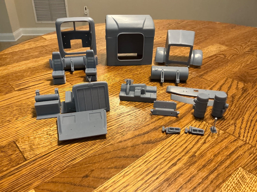 1/24th resin 3d printed Peterbilt 379 ultra cab w/63” sleeper by Alpha Centauri