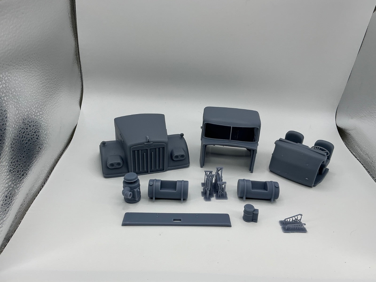 1/25 resin printed Autocar A64F by Nahuel customs