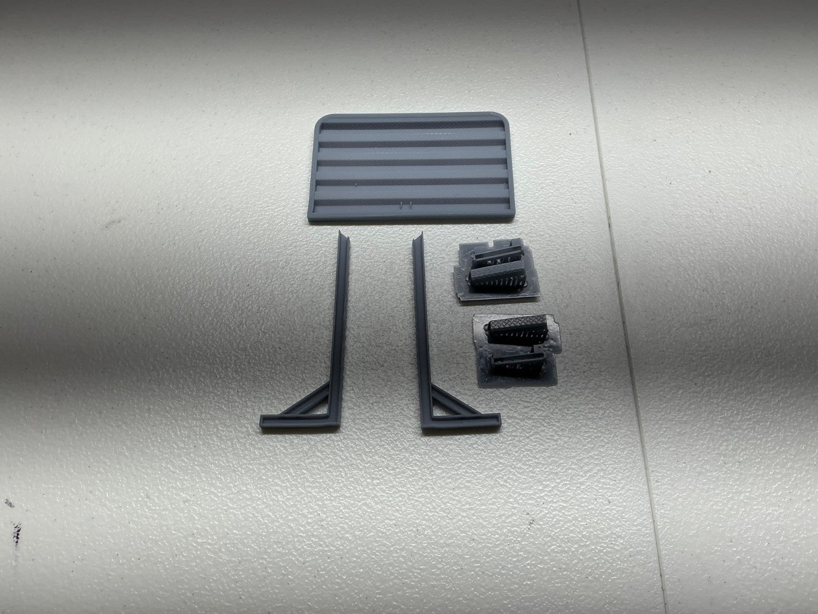 MODERN TANDEM CAB GUARD, HEADACHE RACK. 1/25 SCALE by WC3D