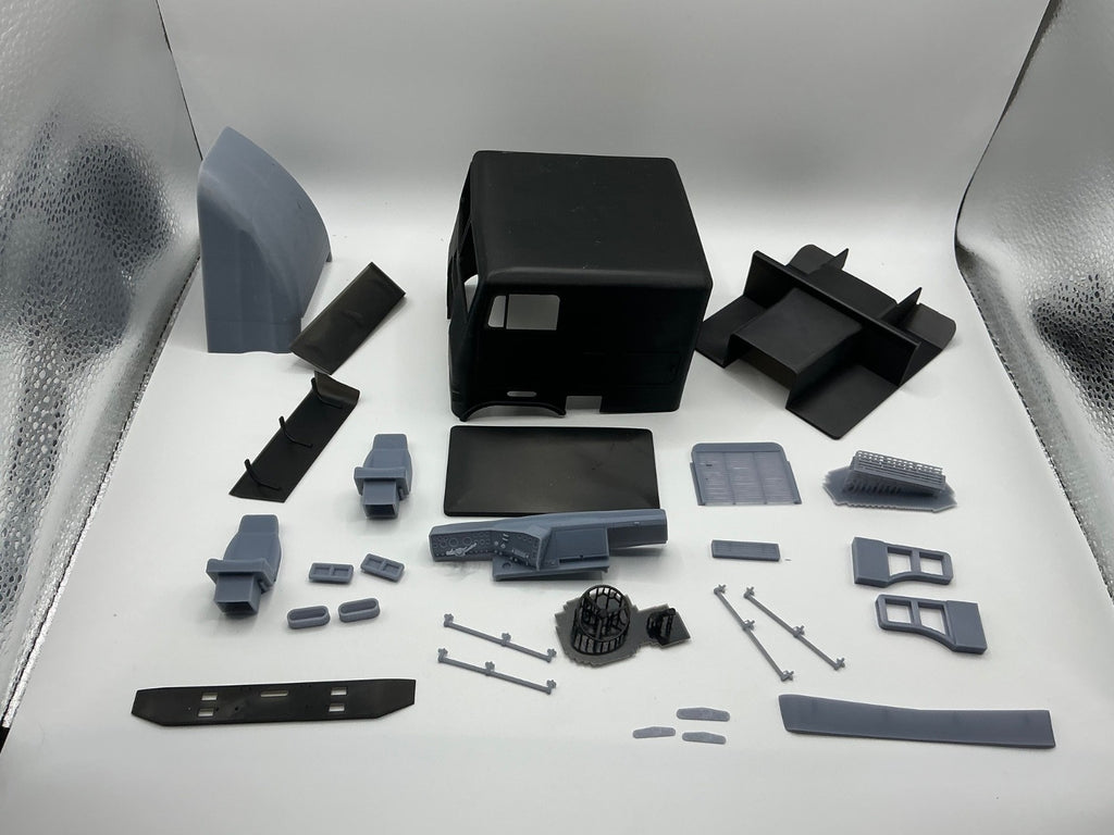 1/24th resin 3d 84-88 Freightliner 104”cab by KJ