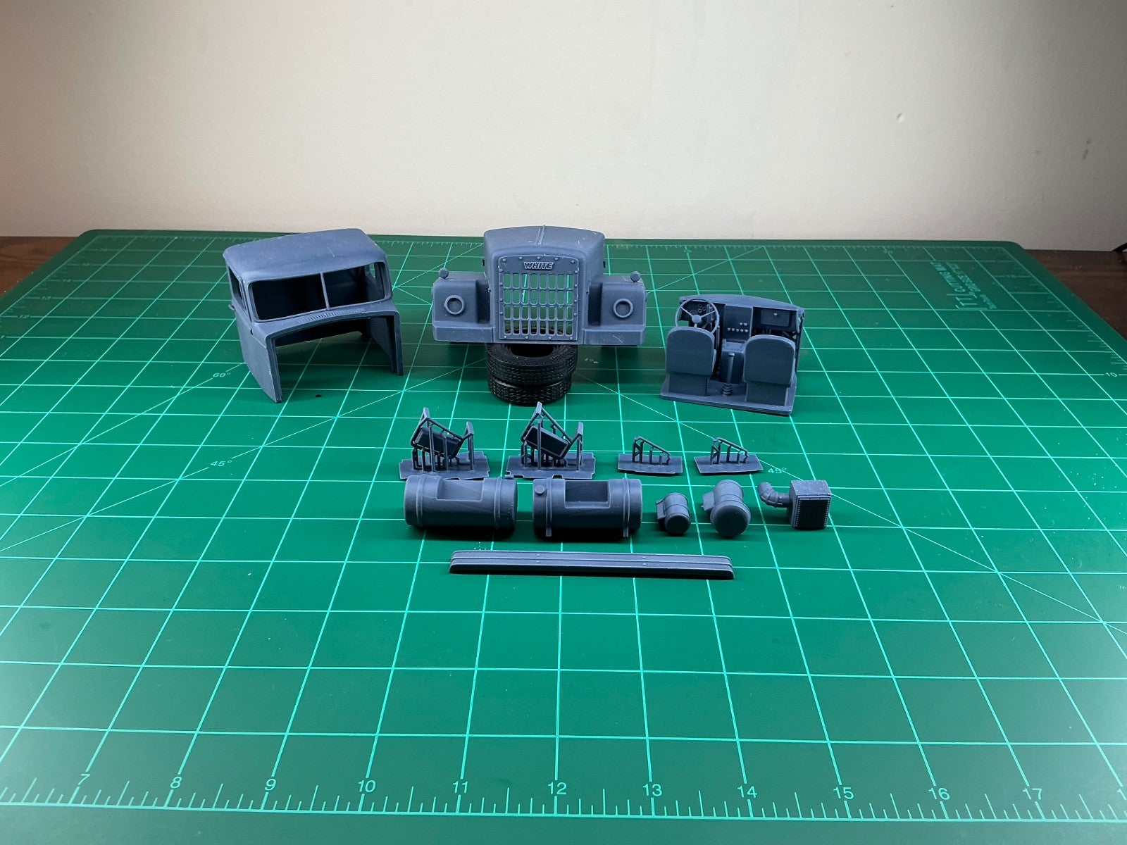 1/25th 3d printed resin White 4000 cab designed by Nahuel Customs