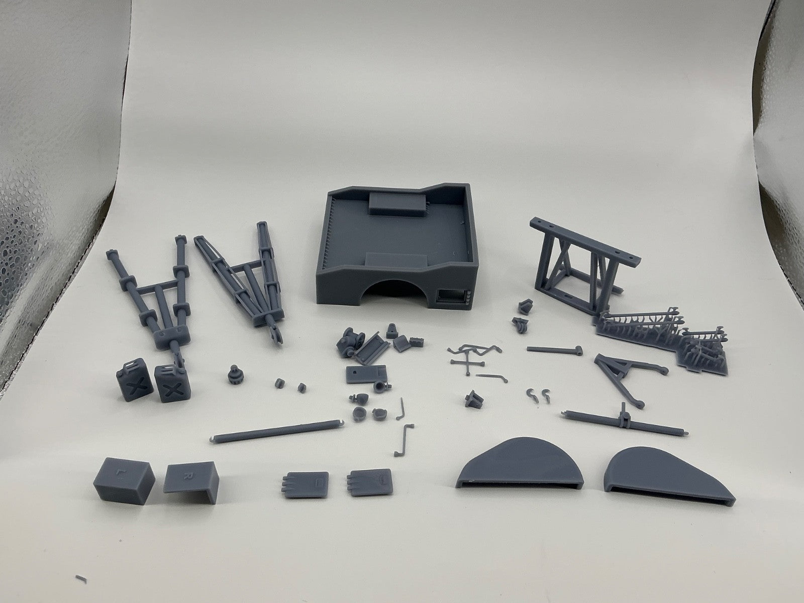Scale Speed Garage mediumWheelbase Holmes 400 wrecker Kit – Officially Licensed