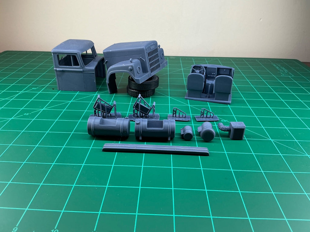 1/25th 3d printed resin White 4000 cab designed by Nahuel Customs