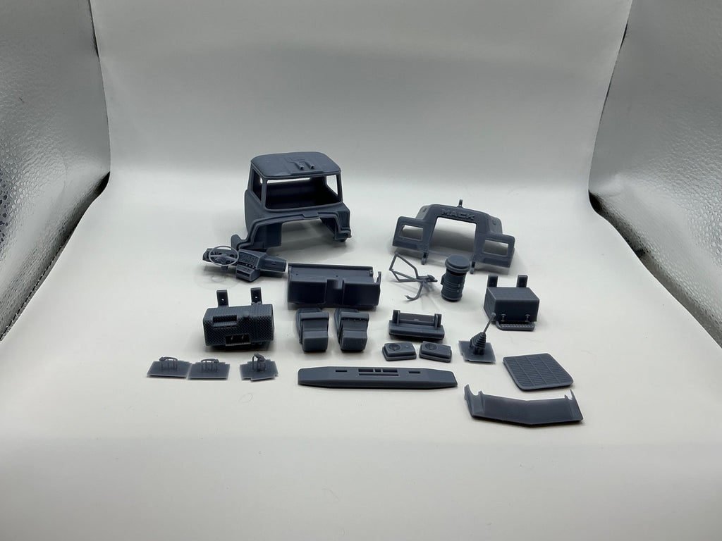 1/55 Scale resin 3d printed Mack U-600 designed by Alfa Cantauri