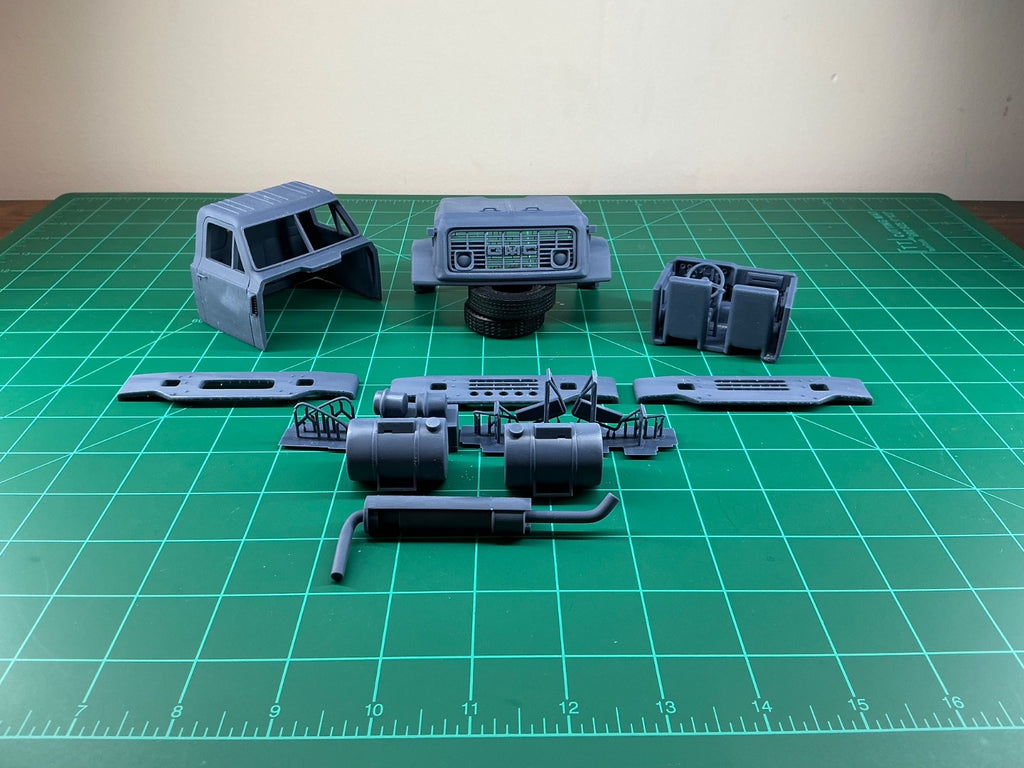 1/25th 3d resin printed GMC 9500 Long Nose truck cab by Nahuel Customs