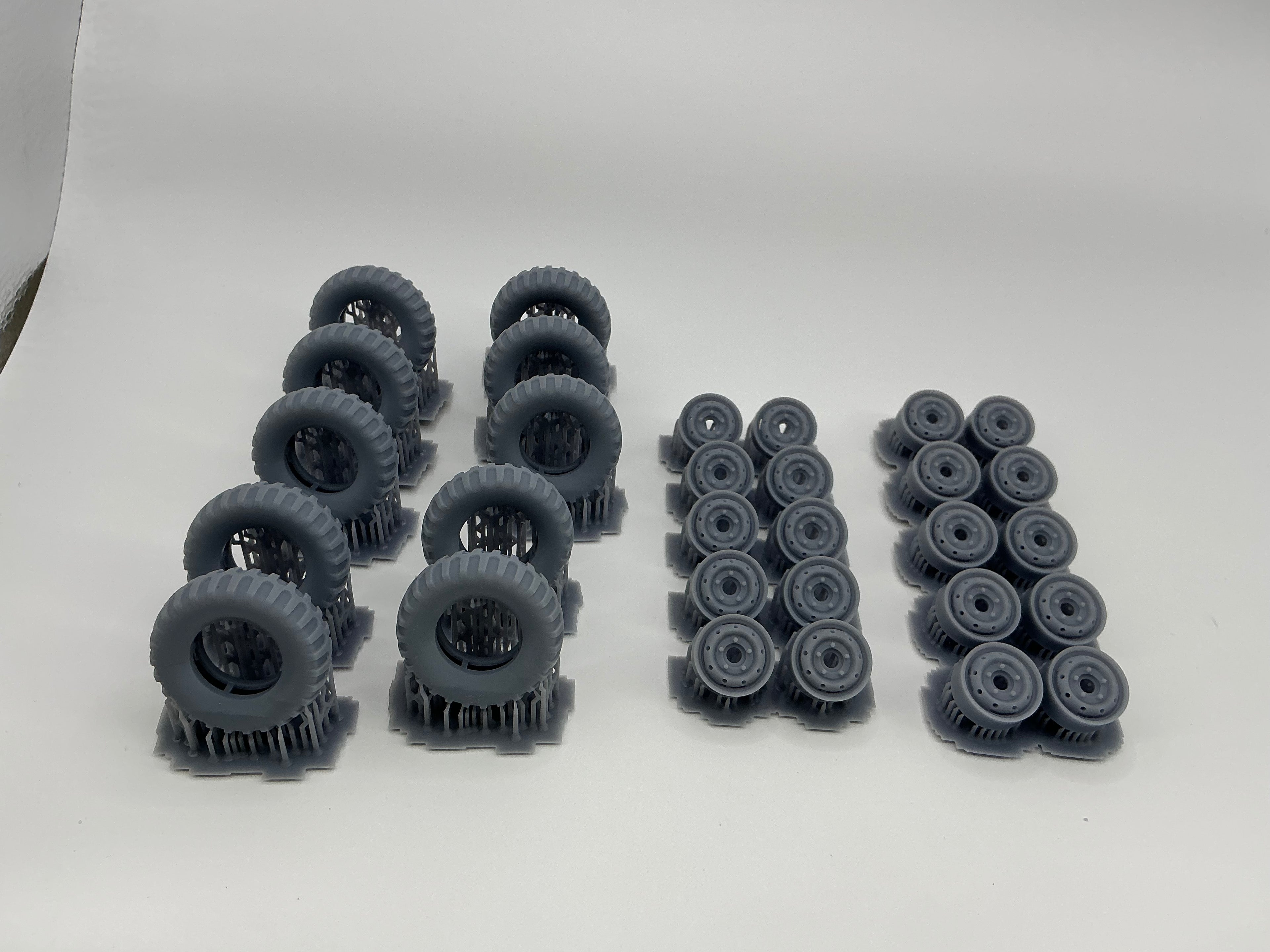 Scale Speed Garage 1/25 NDT H78-15 tires and 15x5 wheels